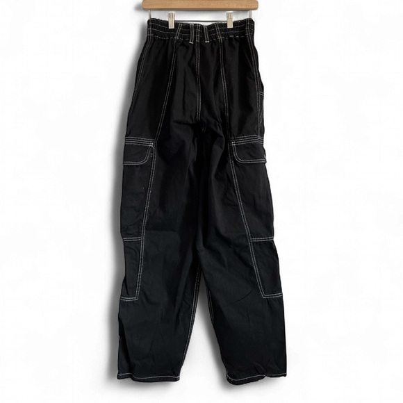 Urban Outfitters Relaxed Skater Black Jean Cargo Pants - Picture 2 of 2